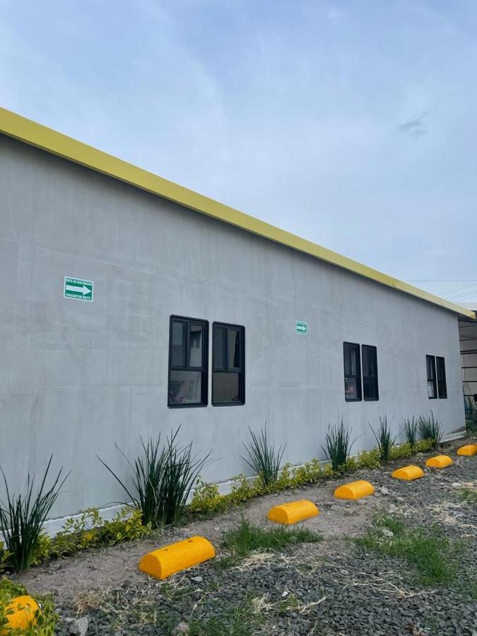 Check Inn Hostal Aeropuerto Gdl Las Pintas Luaran gambar