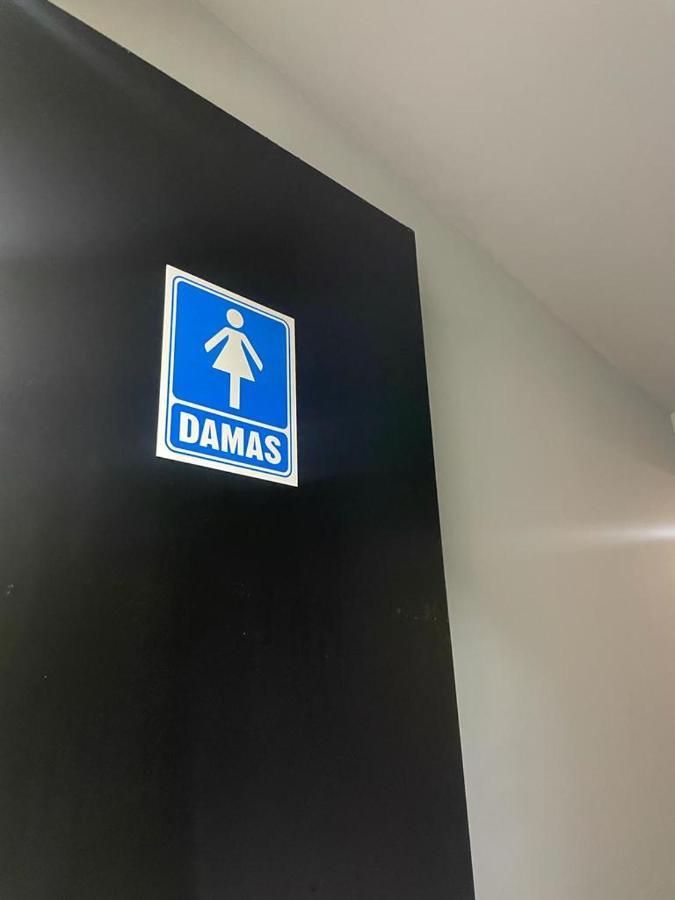 Check Inn Hostal Aeropuerto Gdl Las Pintas Luaran gambar