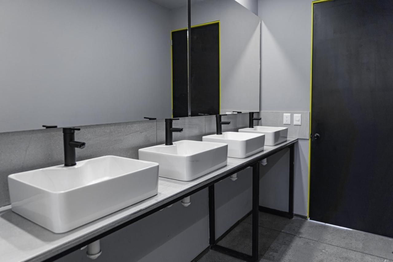 Check Inn Hostal Aeropuerto Gdl Las Pintas Luaran gambar